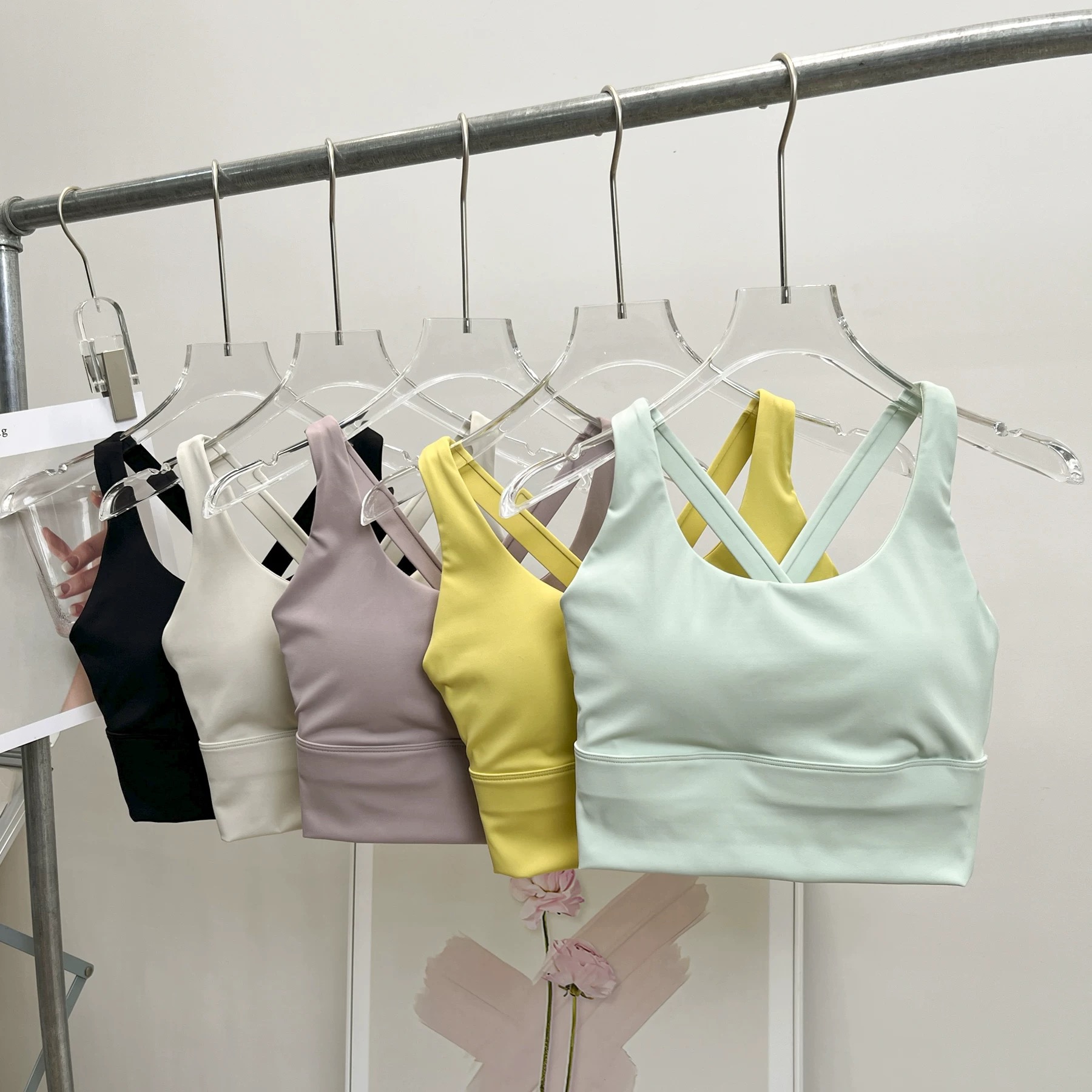 Minimizer Bra Women - 耐衝撃ランニング＆ヨガブラ – オールインワンカッププッシュアップ、通気性のあるバックデザイン、女性用ハイサポートフィットネストップ